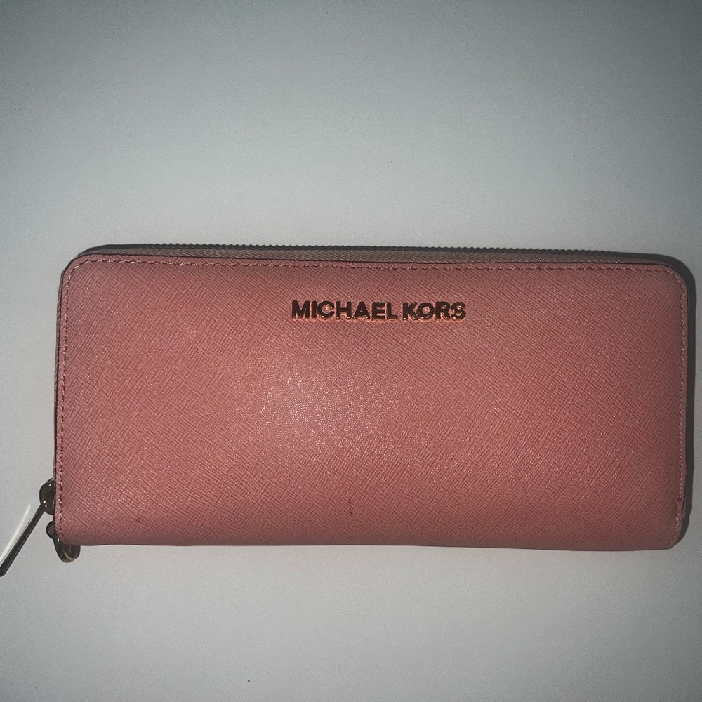 Michael Koss - Jet Set Travel Large Saffiano Leather Quarter-Zip Wallet